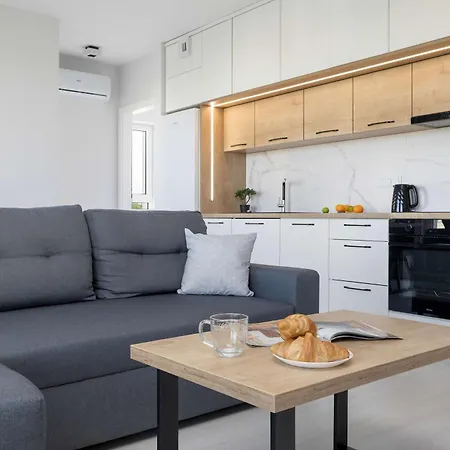 Przestronny Z Klimatyzacja, Balkonem I Parkingiem By Renters
