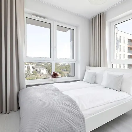 Przestronny Z Klimatyzacja, Balkonem I Parkingiem By Renters Апартаменты *